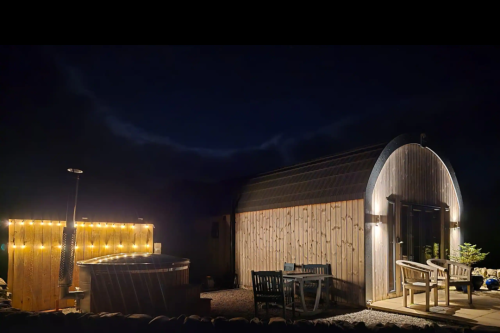 The Posh Puffin' Tiny Home & Hot Tub